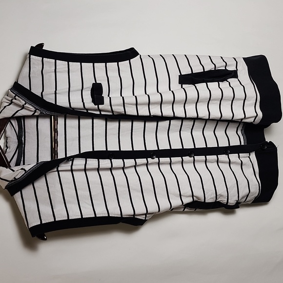 Vest - Picture 3 of 6